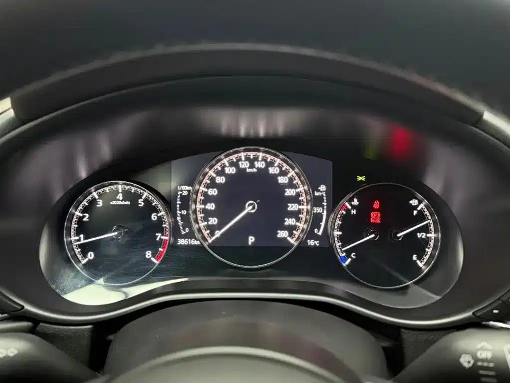 Mazda CX-30 2021 2.0L Automatic Comfort Edition — миниатюра 13