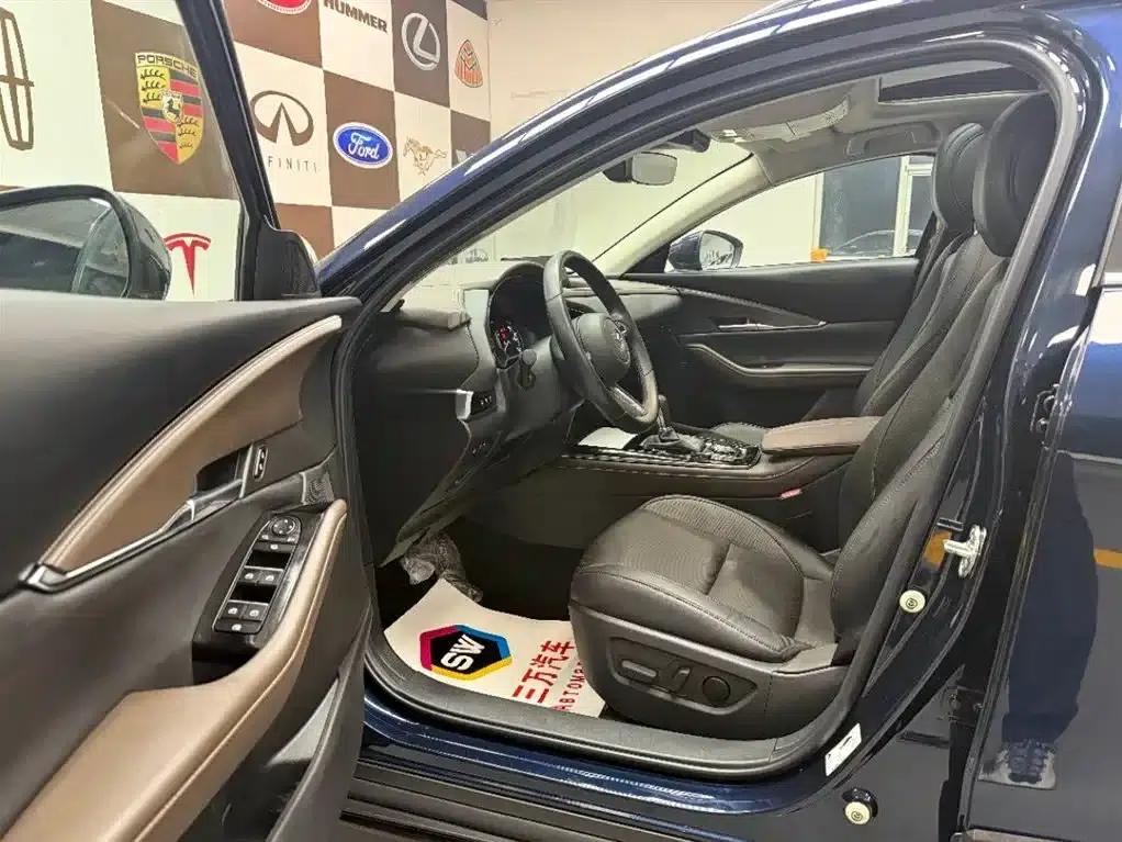 Mazda CX-30 2021 2.0L Automatic Comfort Edition — миниатюра 8