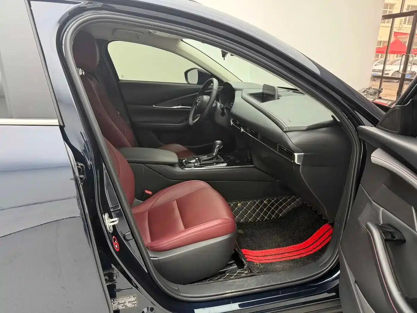 Mazda CX-30 2022 2.0L Automatic Joyful Black Edition — миниатюра 11
