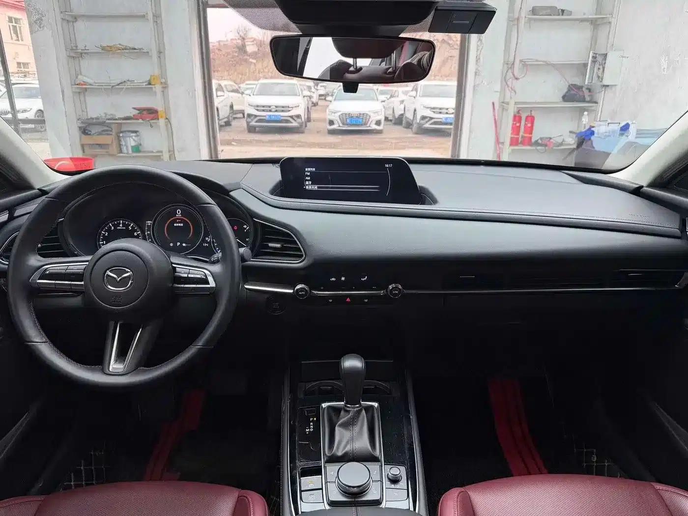 Mazda CX-30 2022 2.0L Automatic Joyful Black Edition — миниатюра 13