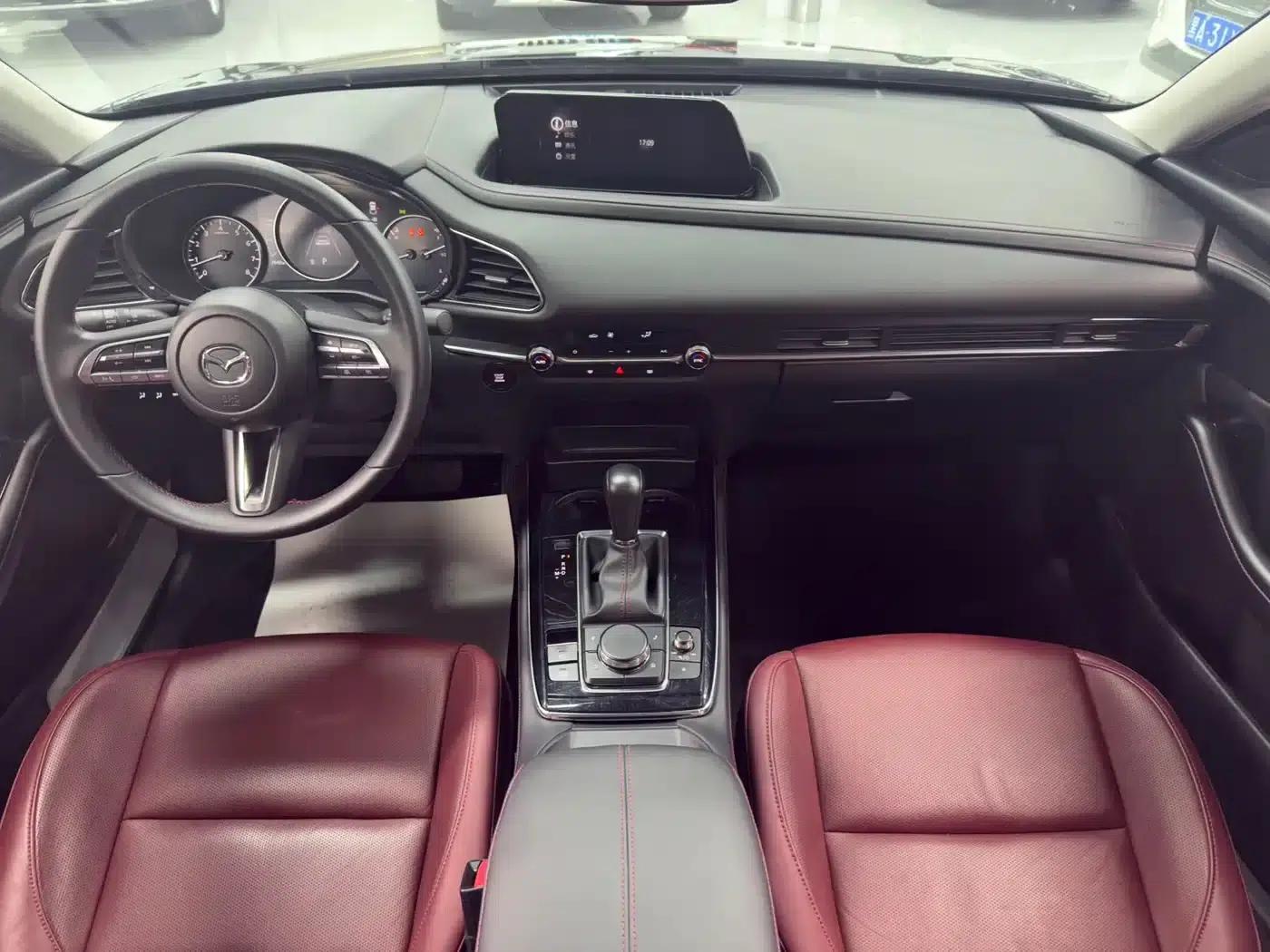 Mazda CX-30 2022 2.0L Automatic Obsidian Edition — миниатюра 12