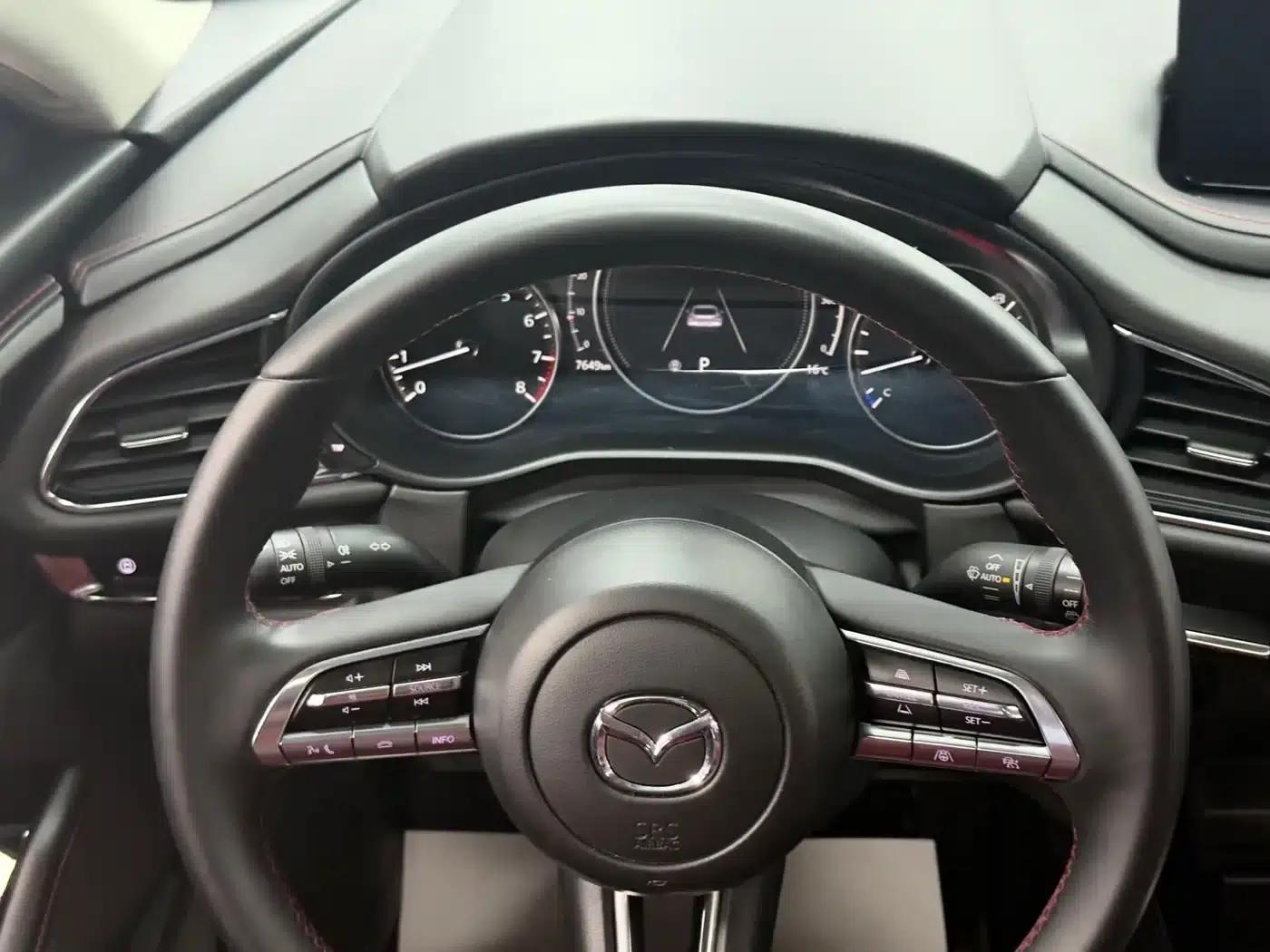 Mazda CX-30 2022 2.0L Automatic Obsidian Edition — миниатюра 13