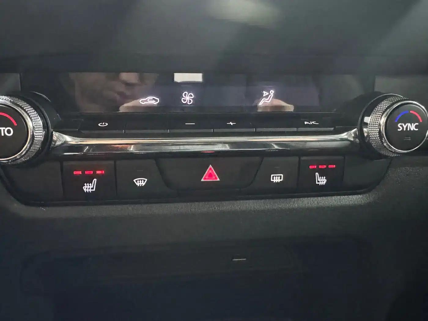 Mazda CX-30 2022 2.0L Automatic Joyful Black Edition — миниатюра 13