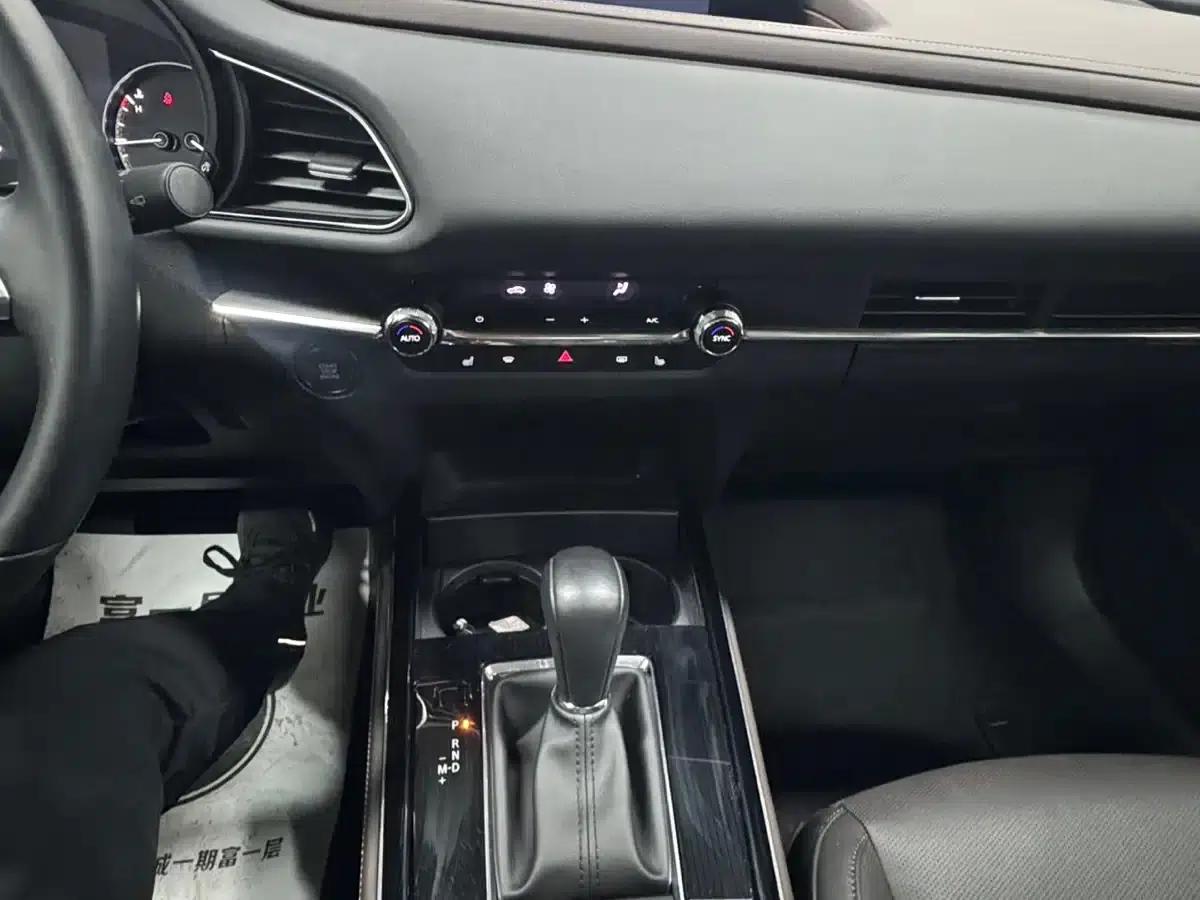 Mazda CX-30 2022 2.0L Automatic Joyful Black Edition — миниатюра 14