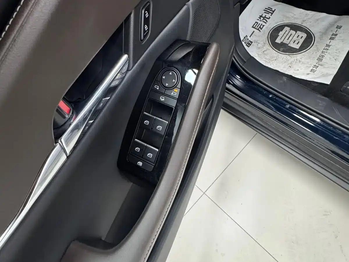 Mazda CX-30 2022 2.0L Automatic Joyful Black Edition — миниатюра 16