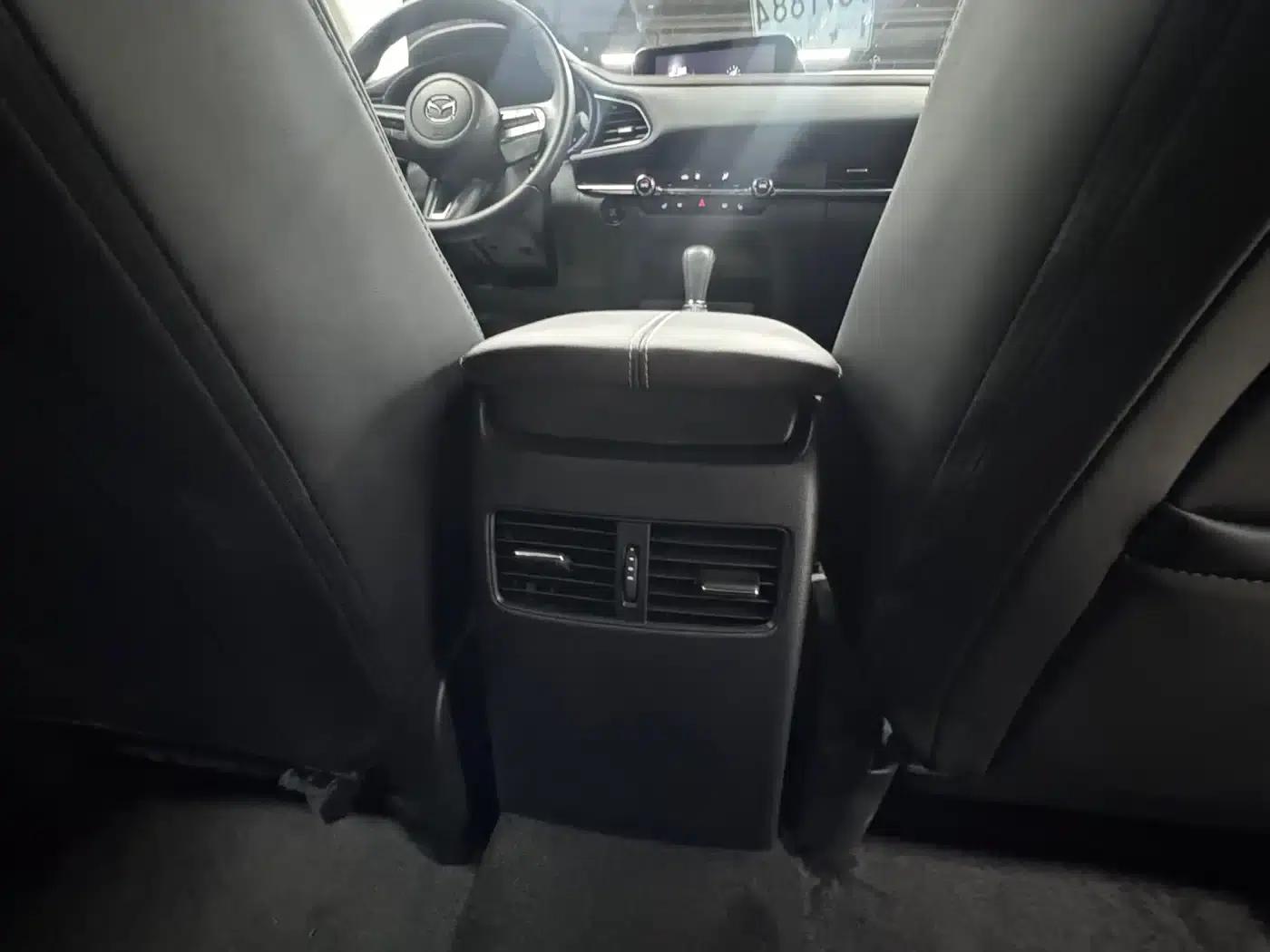 Mazda CX-30 2022 2.0L Automatic Joyful Black Edition — миниатюра 17