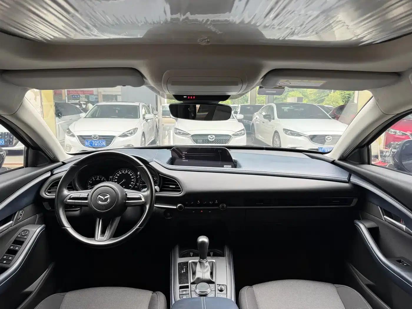 Mazda CX-30 2020 2.0L Automatic Premium Edition — миниатюра 12