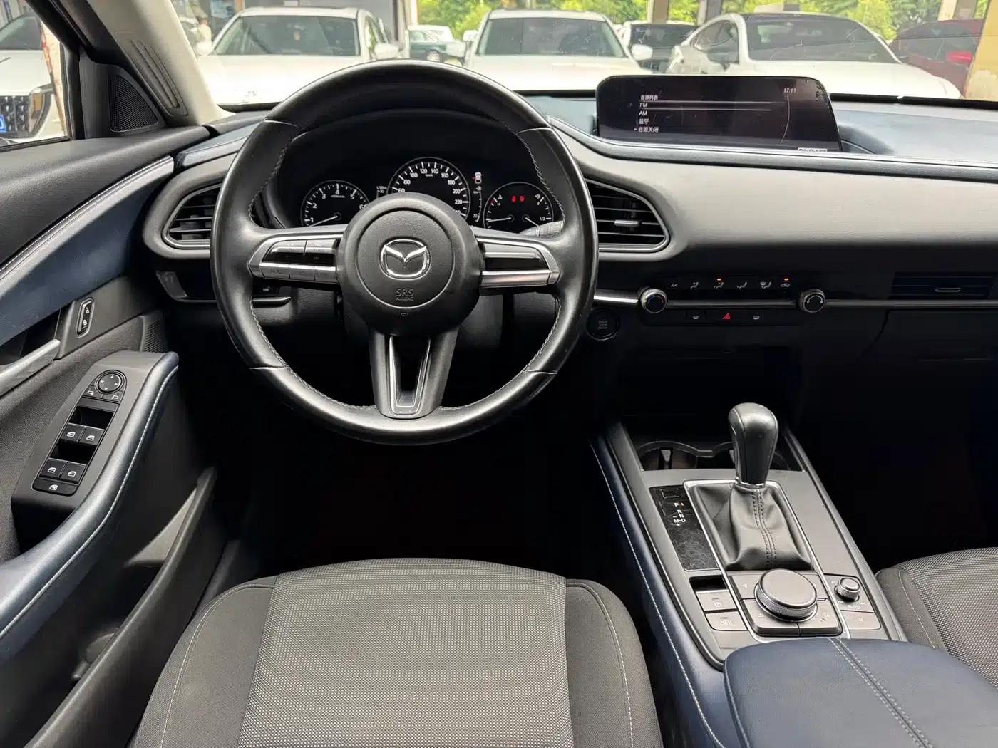 Mazda CX-30 2020 2.0L Automatic Premium Edition — миниатюра 17