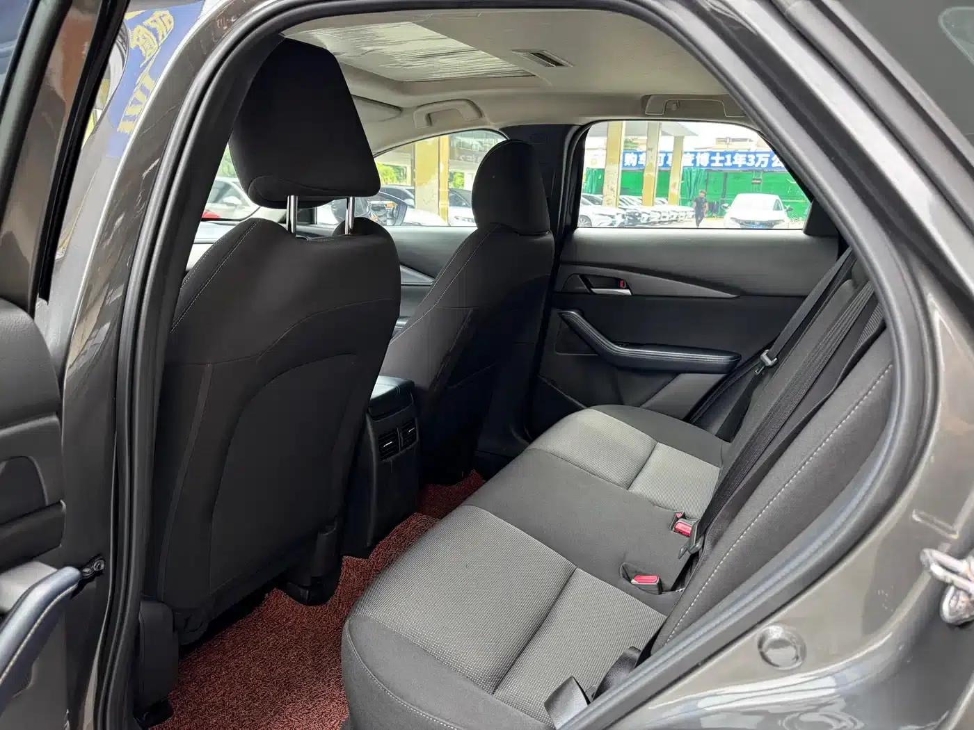 Mazda CX-30 2020 2.0L Automatic Premium Edition — миниатюра 8