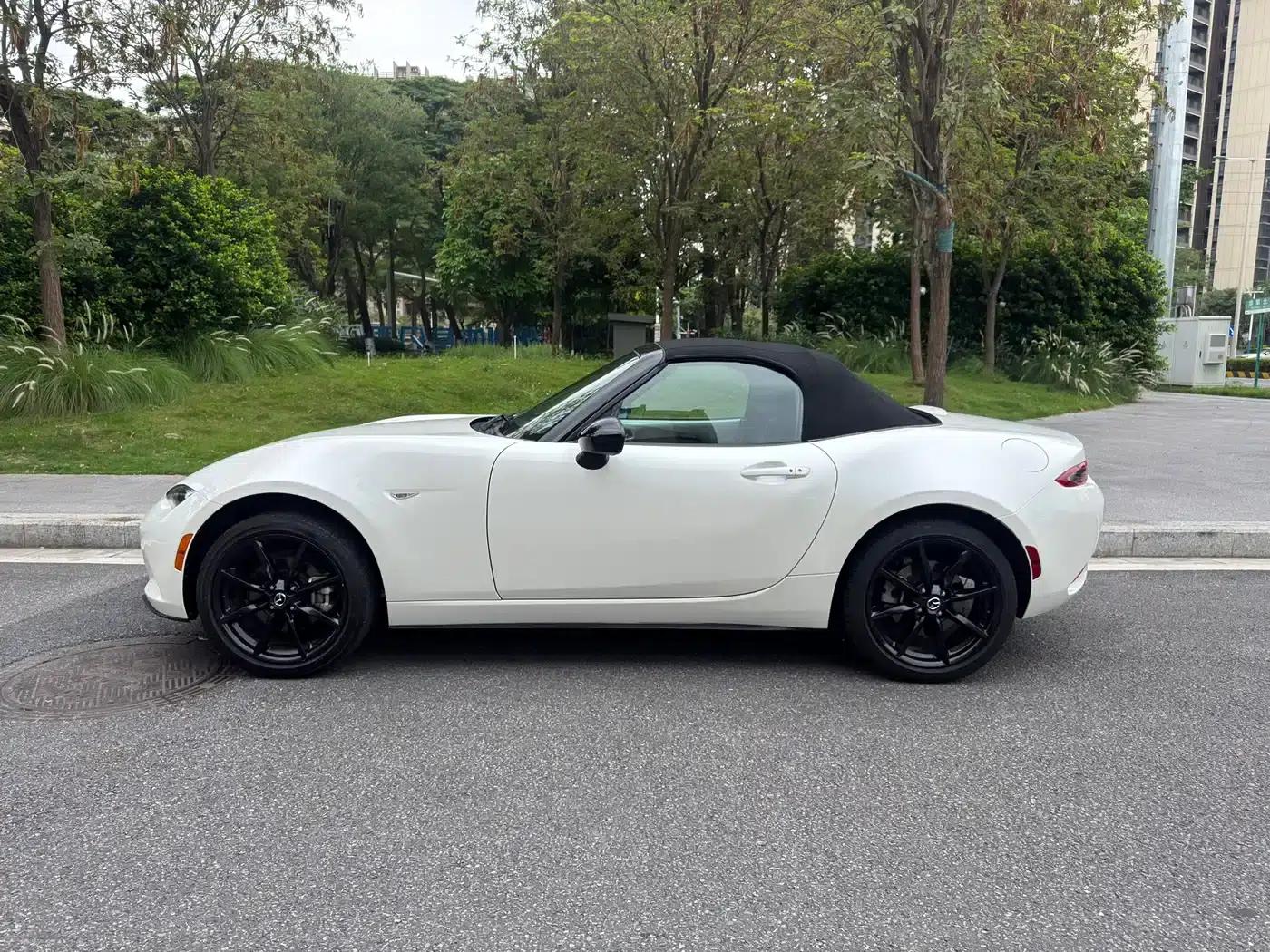 Mazda MX-5 2023 2.0L Manual — миниатюра 4