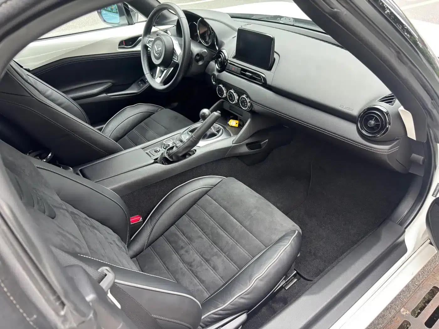 Mazda MX-5 2023 2.0L Manual — миниатюра 8