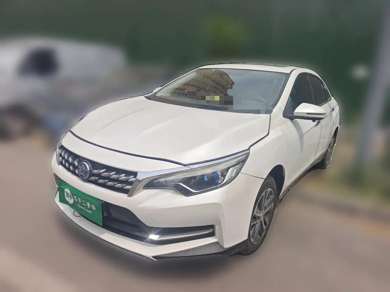 Venucia D60 2019 100 000 Glory 1.6L XL Manual Chenku Edition China VI — миниатюра 1