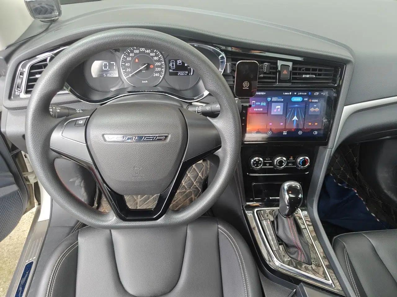 Venucia D60 2021 1.6L XE CVT Comfort Edition — миниатюра 11
