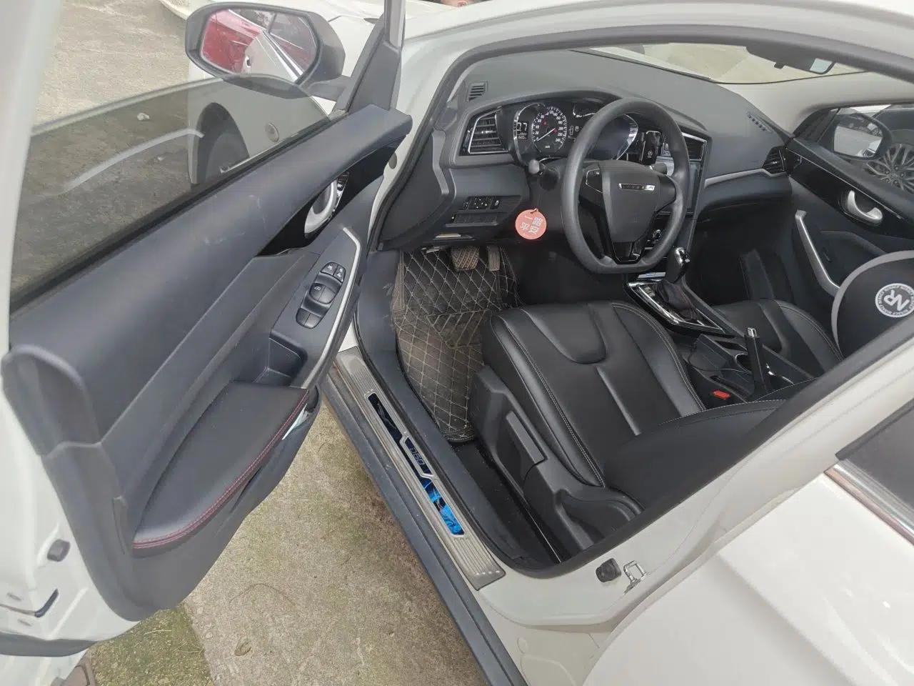 Venucia D60 2021 1.6L XE CVT Comfort Edition — миниатюра 17