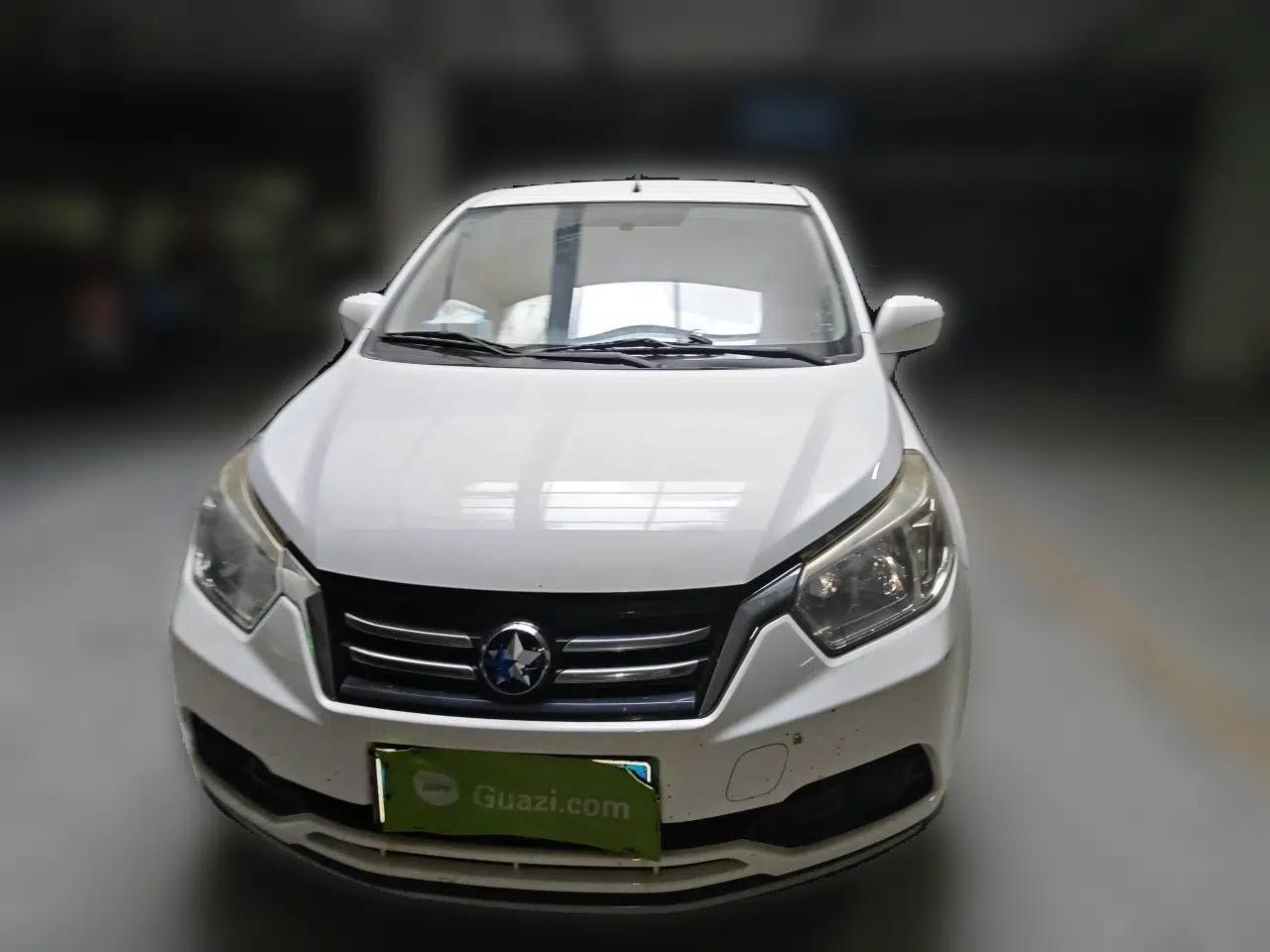 Venucia R50 2015 1.6L Manual Fashion Edition — миниатюра 2