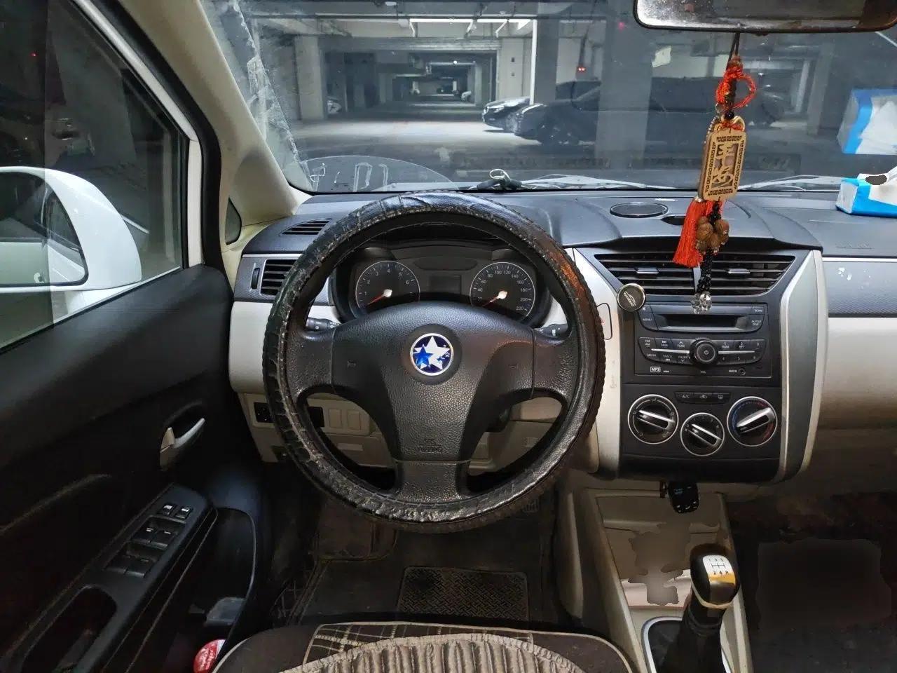 Venucia R50 2015 1.6L Manual Fashion Edition — миниатюра 11