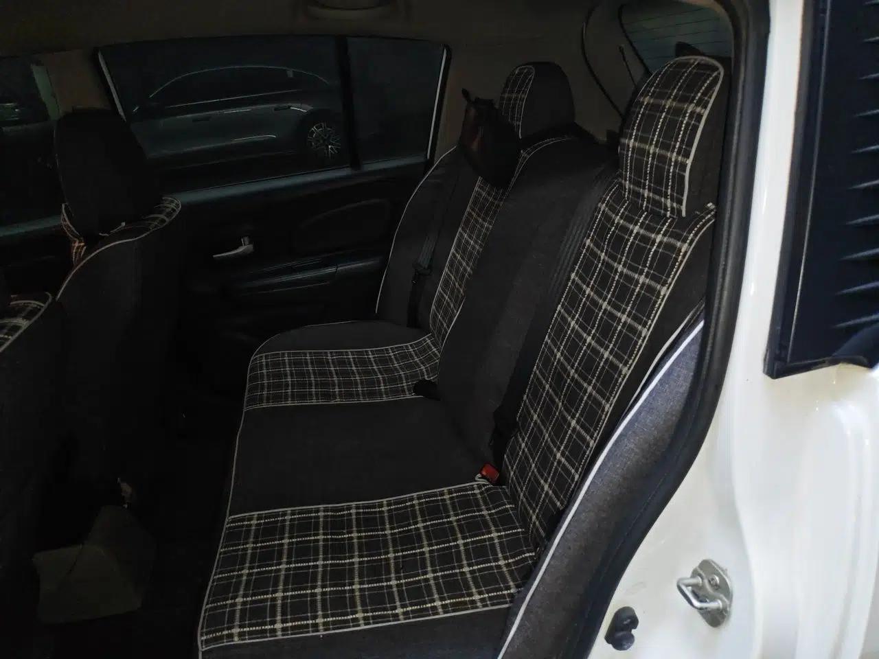 Venucia R50 2015 1.6L Manual Fashion Edition — миниатюра 18