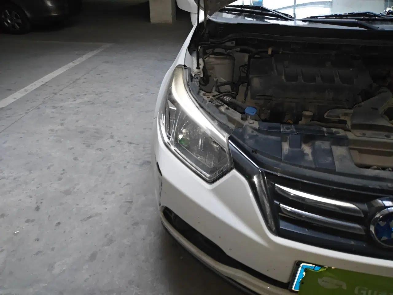 Venucia R50 2015 1.6L Manual Fashion Edition — миниатюра 7
