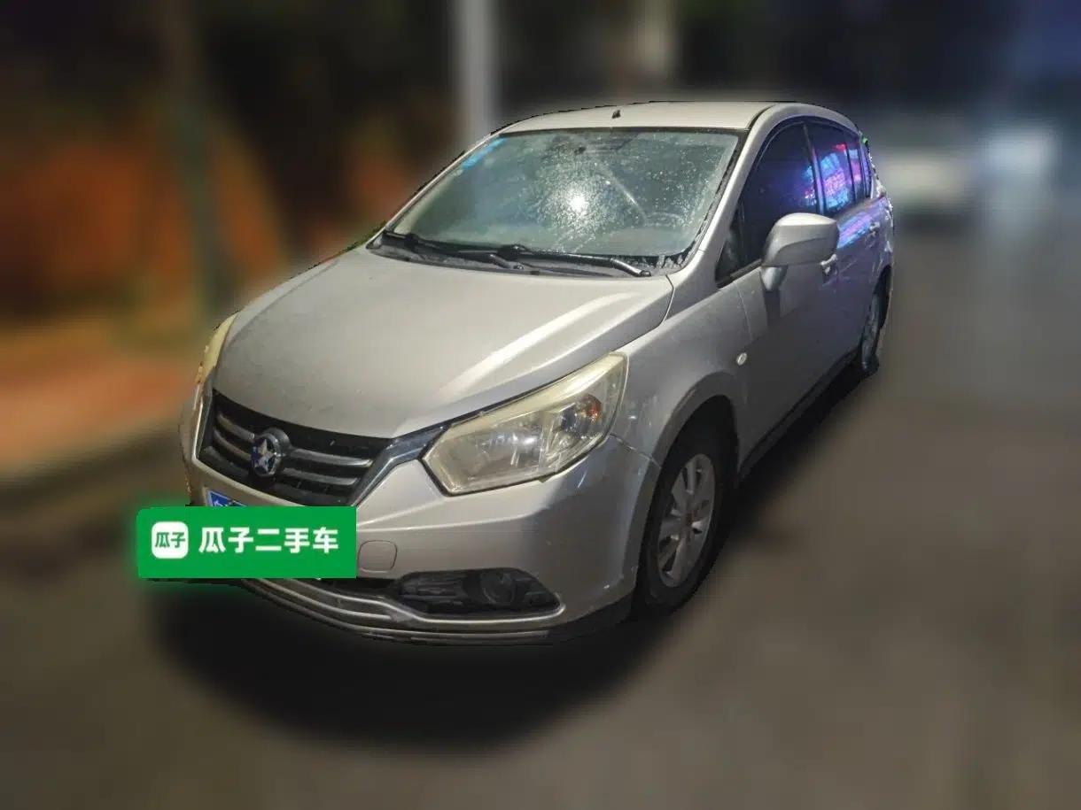 Venucia R50 2015 1.6L Manual Fashion Edition — миниатюра 1