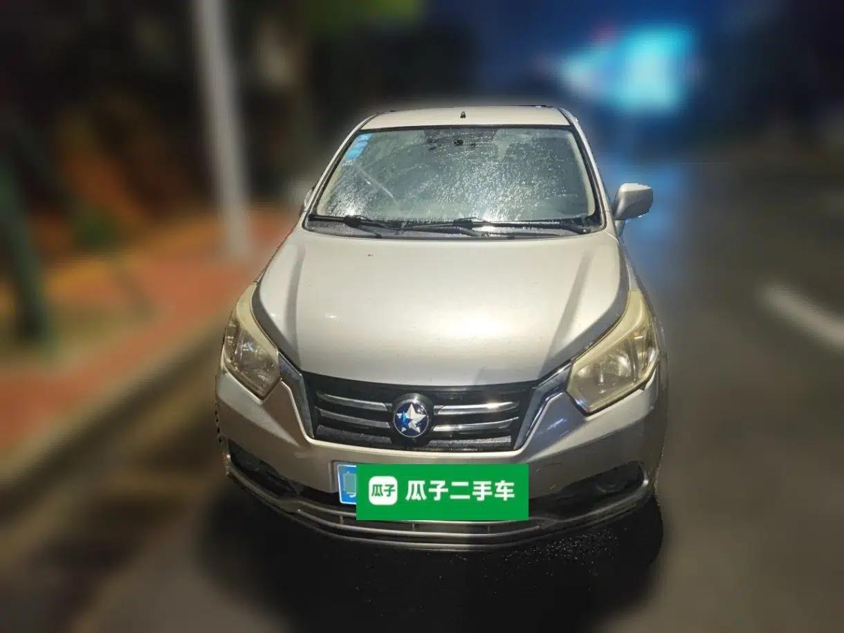 Venucia R50 2015 1.6L Manual Fashion Edition — миниатюра 2