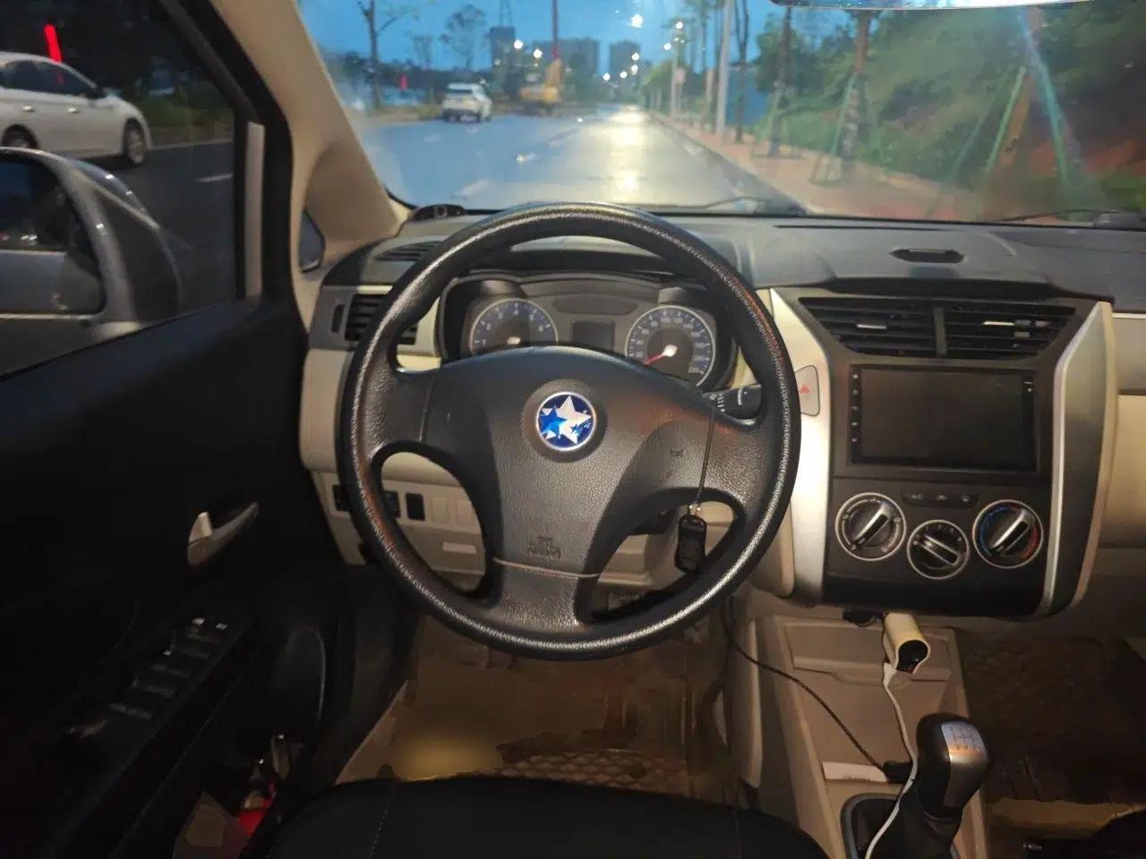 Venucia R50 2015 1.6L Manual Fashion Edition — миниатюра 11