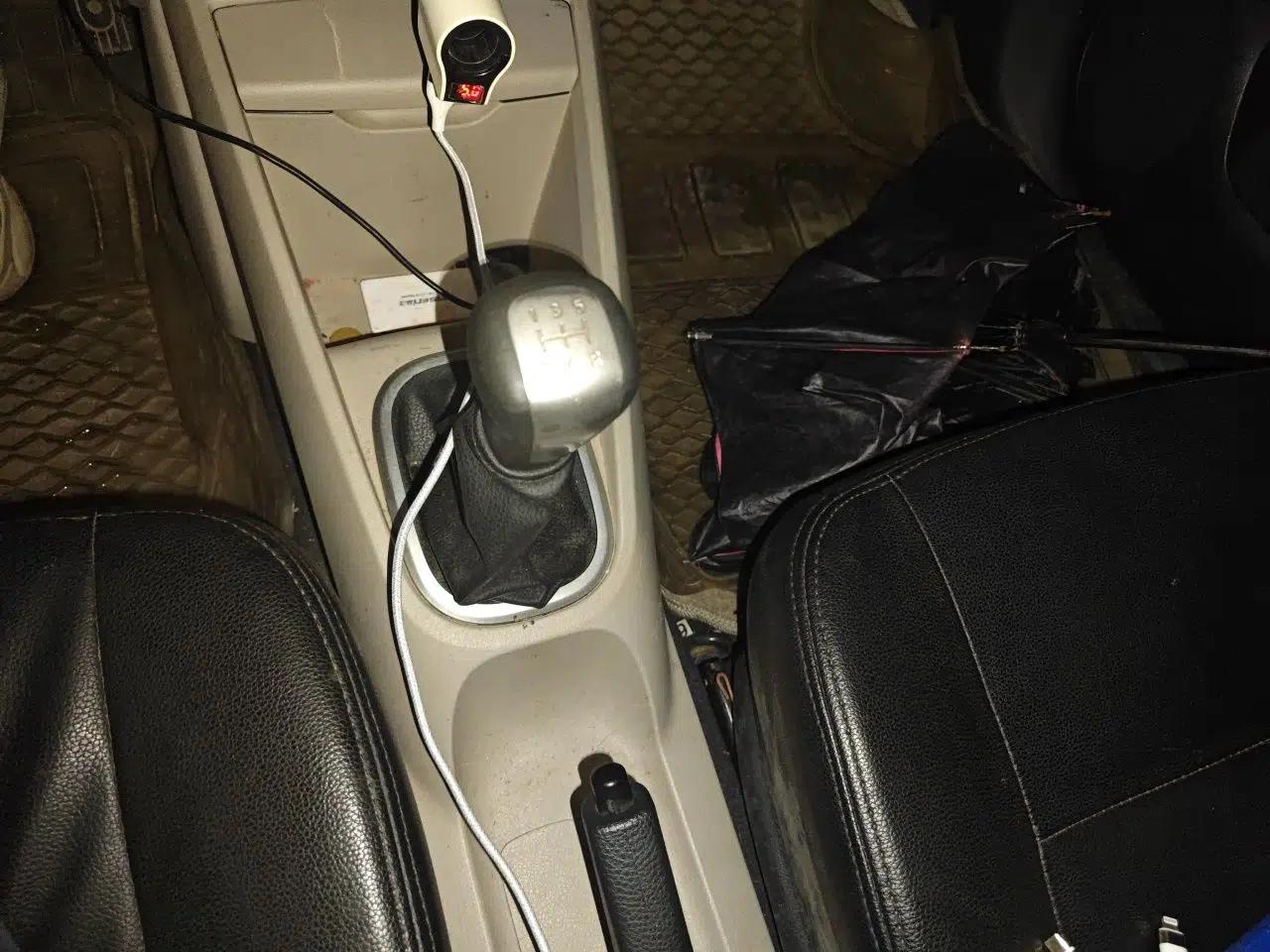 Venucia R50 2015 1.6L Manual Fashion Edition — миниатюра 15