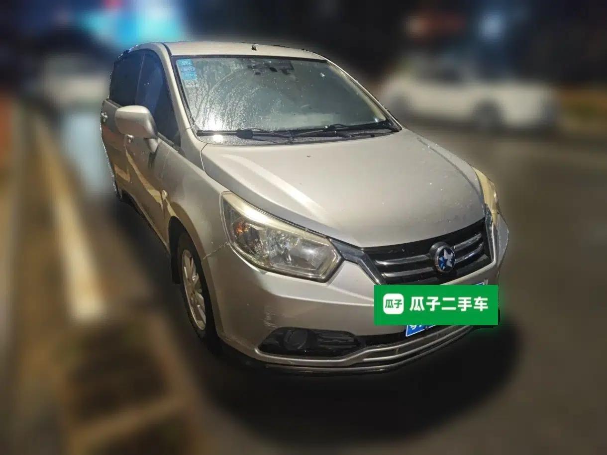 Venucia R50 2015 1.6L Manual Fashion Edition — миниатюра 3