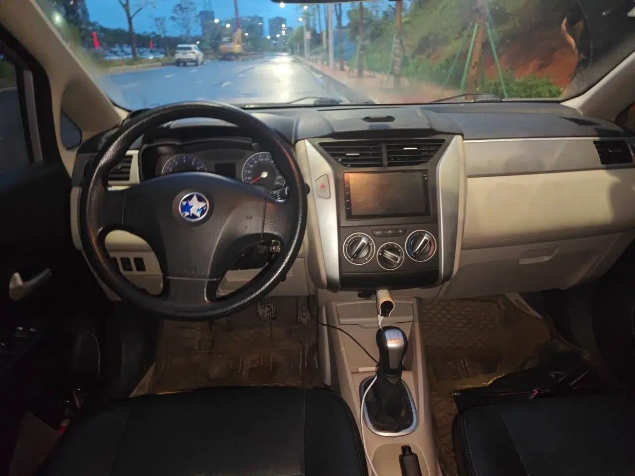 Venucia R50 2015 1.6L Manual Fashion Edition — миниатюра 10