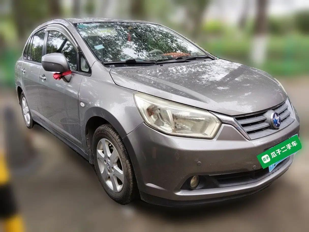 Venucia D50 2013 1.6L Automatic Luxury Edition — миниатюра 3