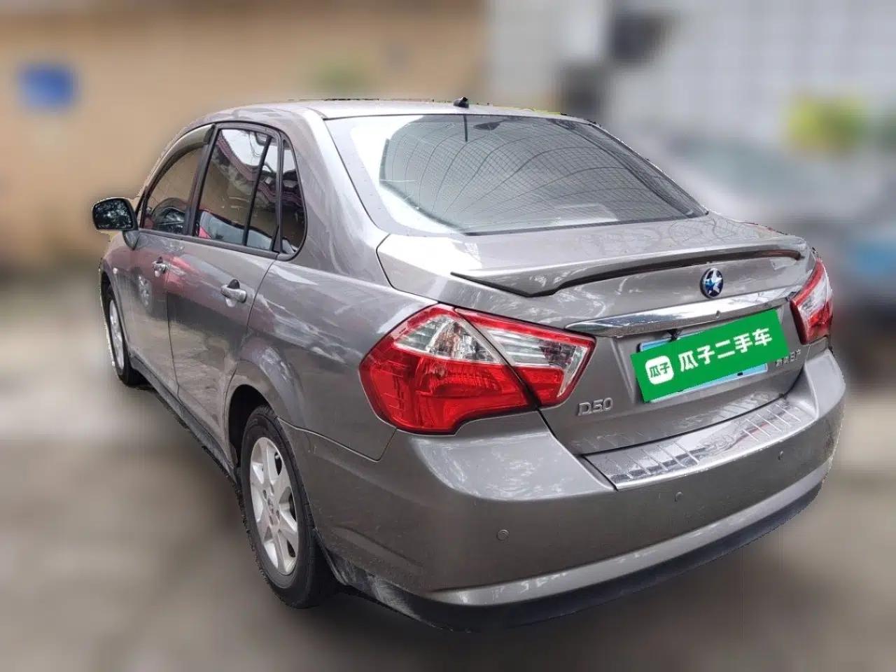 Venucia D50 2013 1.6L Automatic Luxury Edition — миниатюра 4