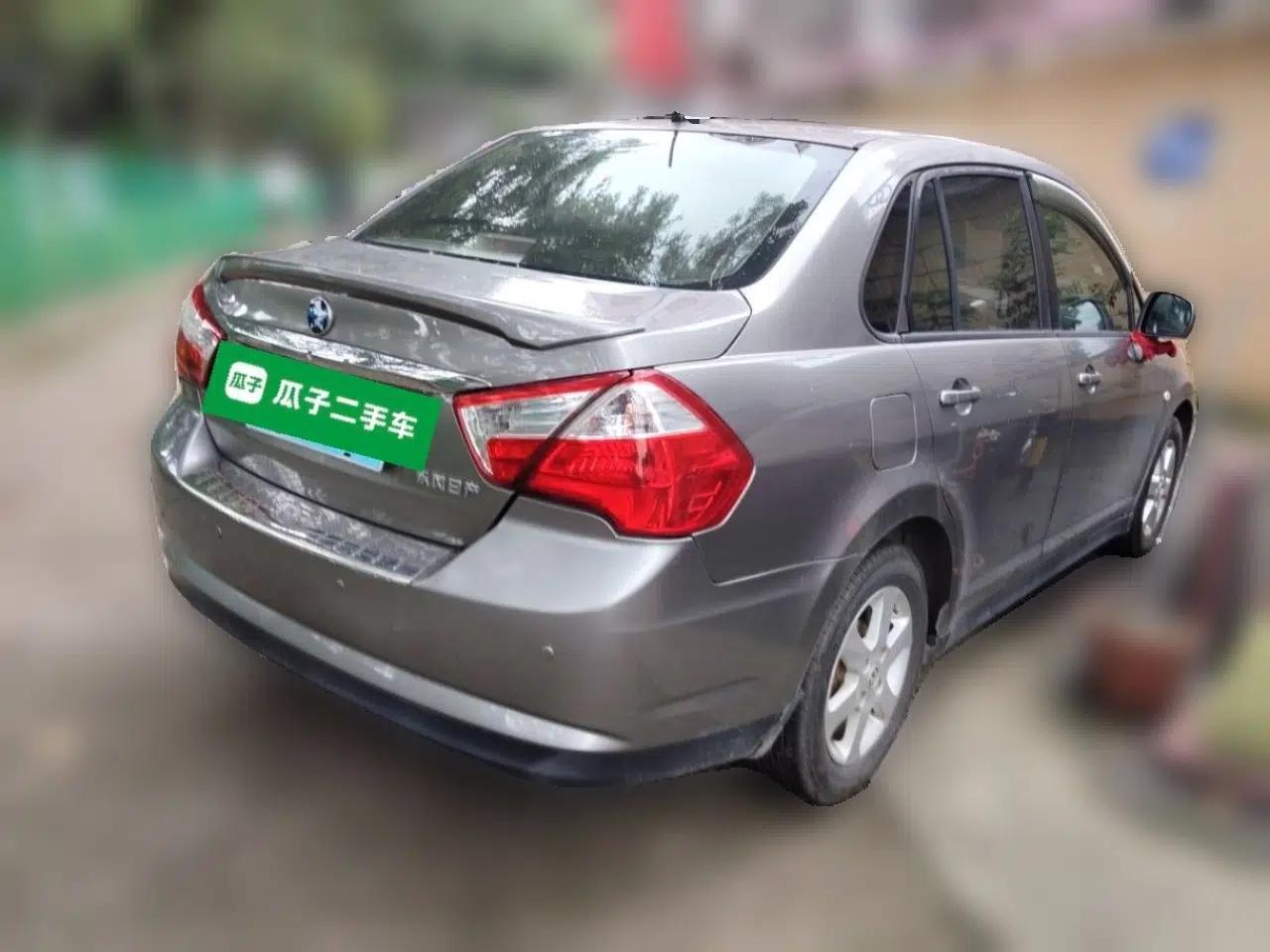 Venucia D50 2013 1.6L Automatic Luxury Edition — миниатюра 6
