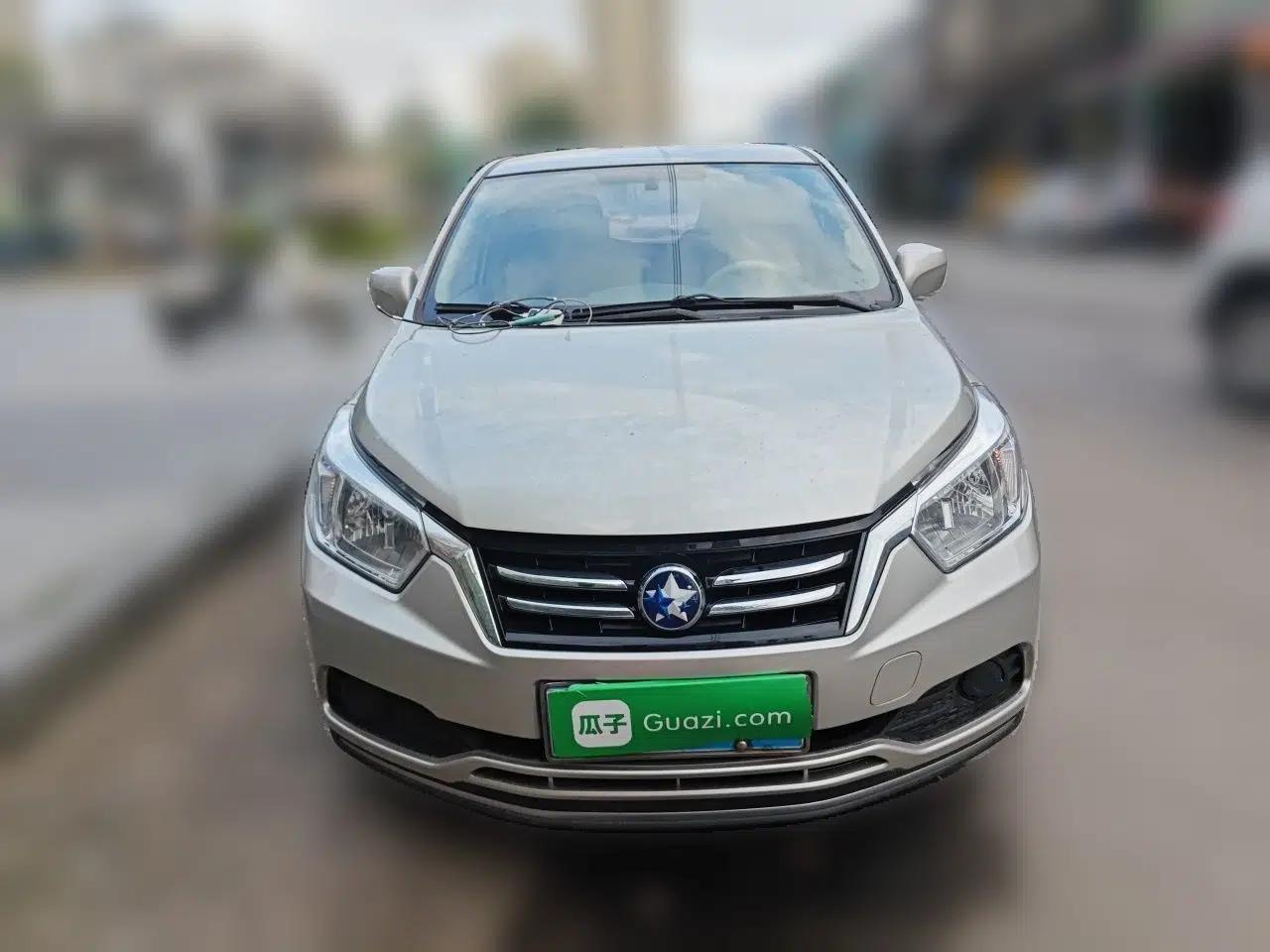 Venucia D50 2015 1.6L Automatic Fashion Edition — миниатюра 2