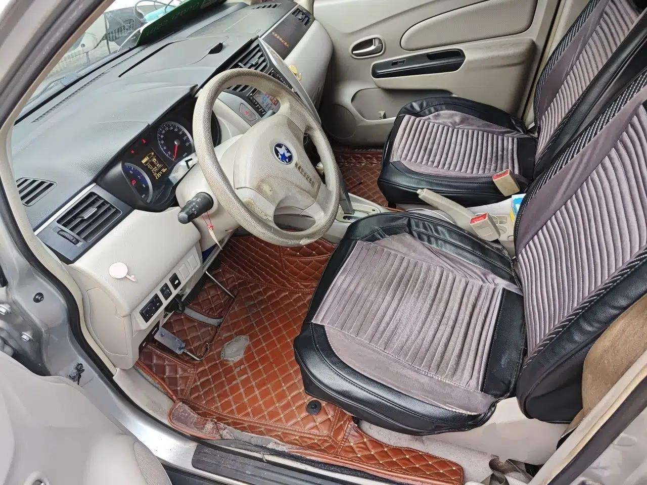 Venucia D50 2015 1.6L Automatic Fashion Edition — миниатюра 16