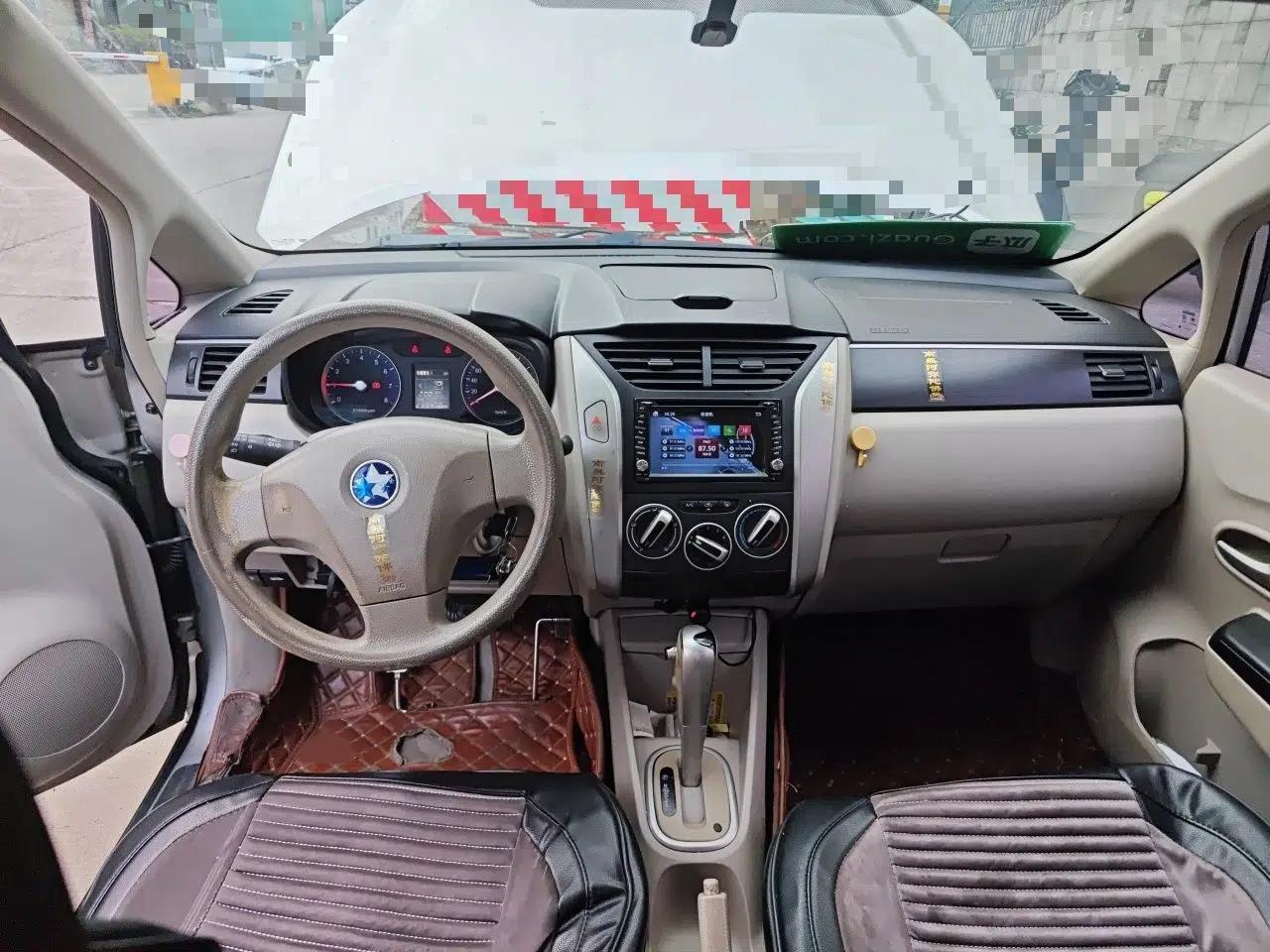 Venucia D50 2015 1.6L Automatic Fashion Edition — миниатюра 10