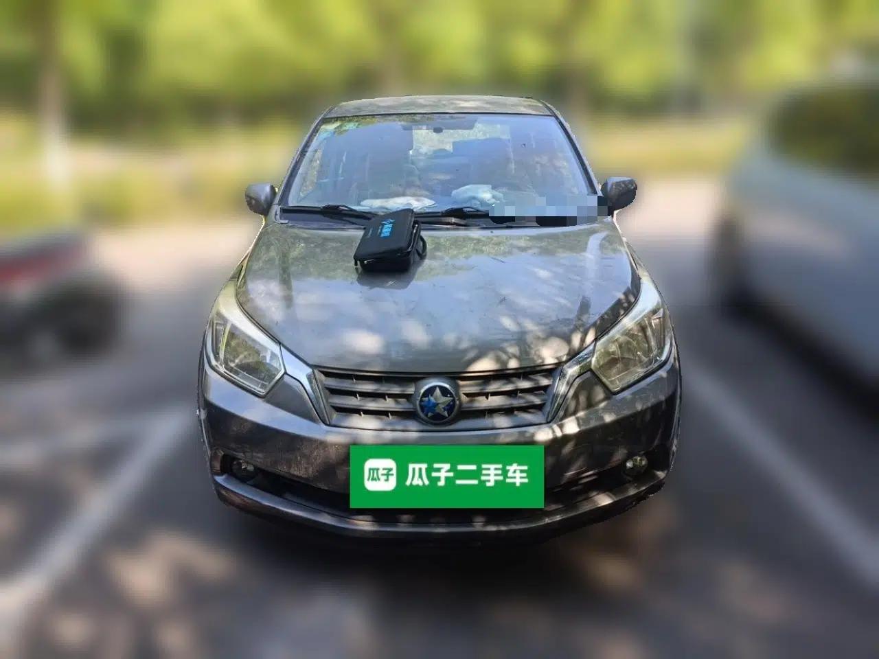 Venucia D50 2013 1.6L Manual Fashion Edition — миниатюра 2