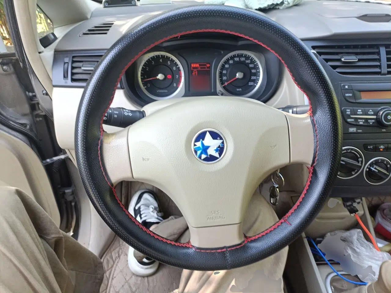 Venucia D50 2013 1.6L Manual Fashion Edition — миниатюра 11