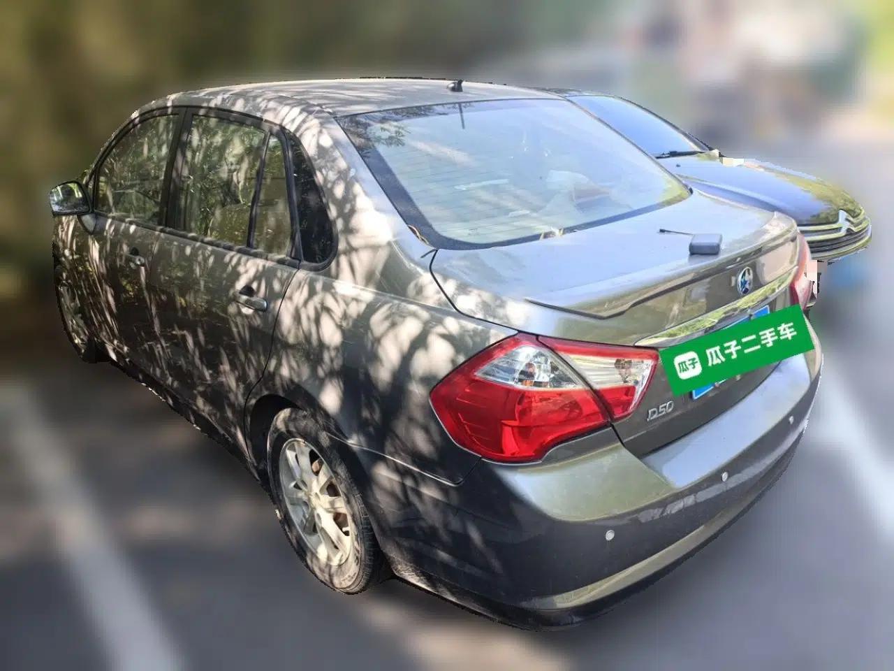 Venucia D50 2013 1.6L Manual Fashion Edition — миниатюра 4