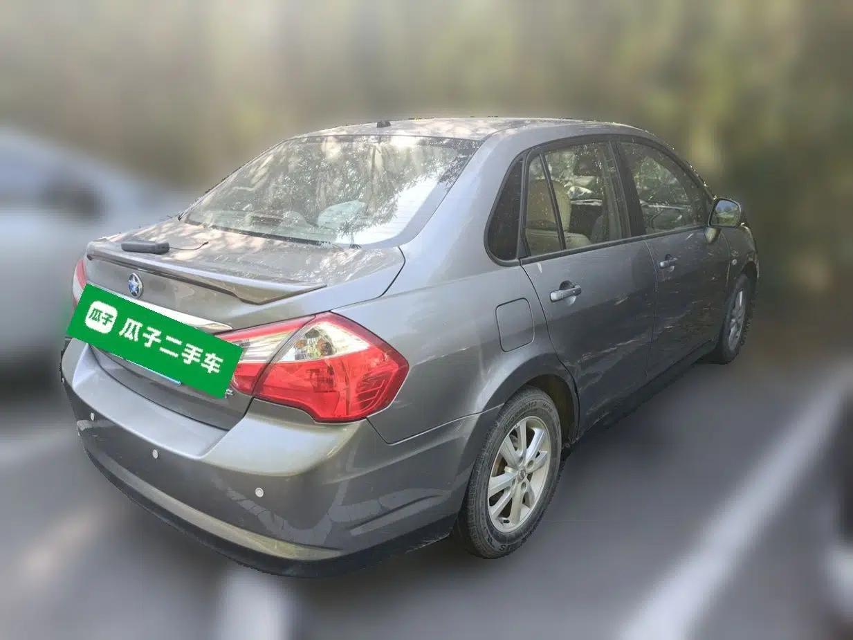 Venucia D50 2013 1.6L Manual Fashion Edition — миниатюра 6