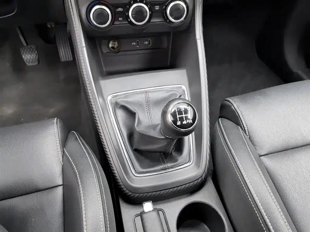 MG ZS 2017 1.5L Manual Elite Edition — миниатюра 13