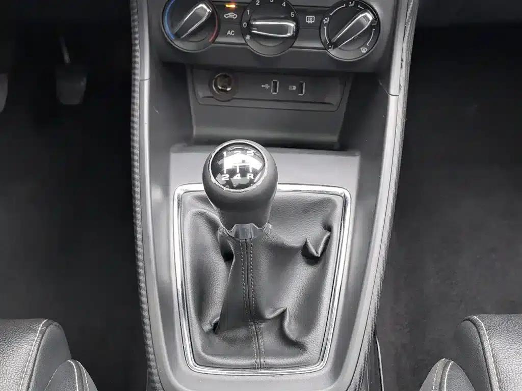 MG ZS 2018 1.5L Manual Deluxe Edition (National V Emission Standard) — миниатюра 13