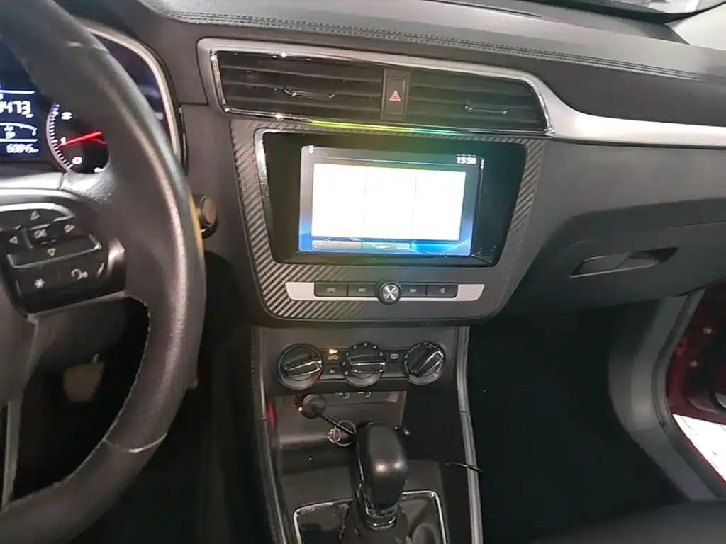 MG ZS 2017 1.5L Automatic Luxury Edition — миниатюра 13