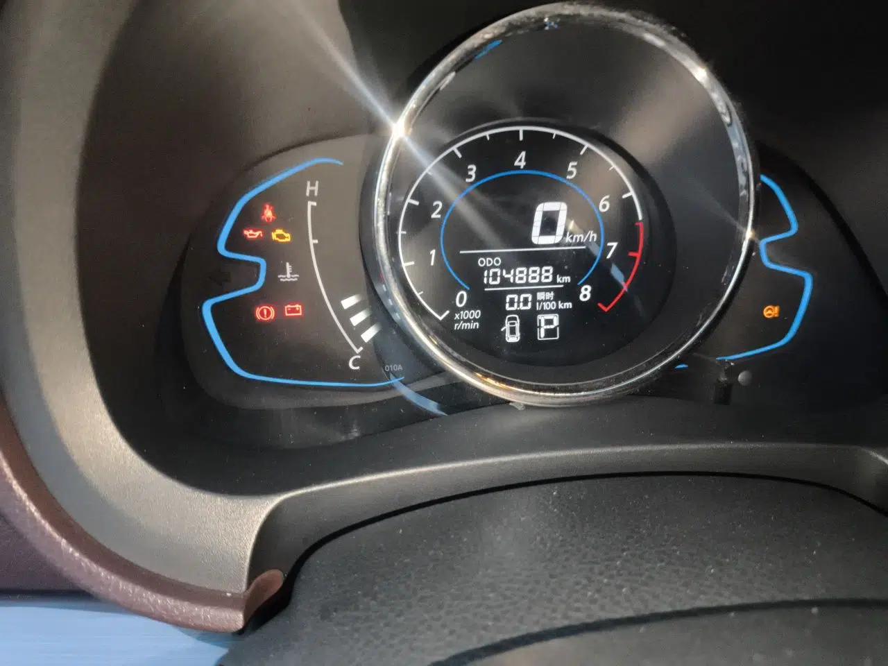Venucia M50V 2017 1.6L XL CVT Luxury Edition — миниатюра 13