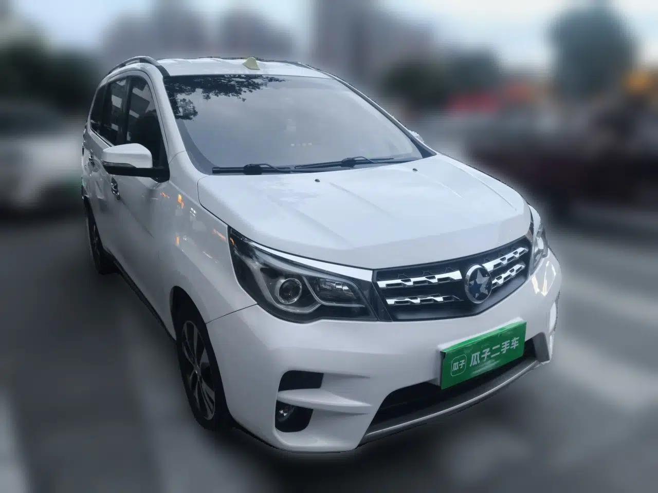 Venucia M50V 2017 1.6L XL CVT Luxury Edition — миниатюра 3