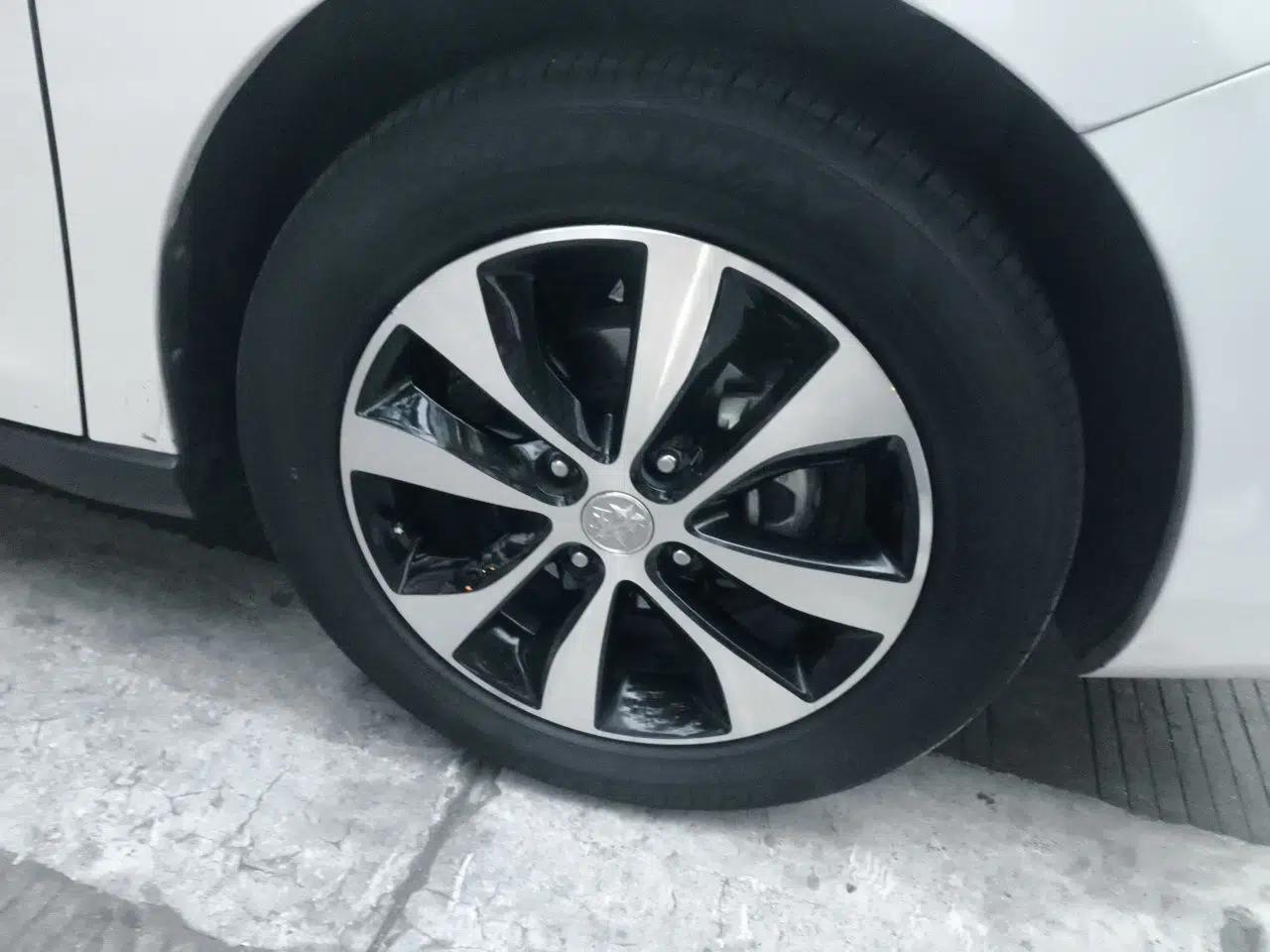 Venucia M50V 2017 1.6L XL CVT Luxury Edition — миниатюра 8