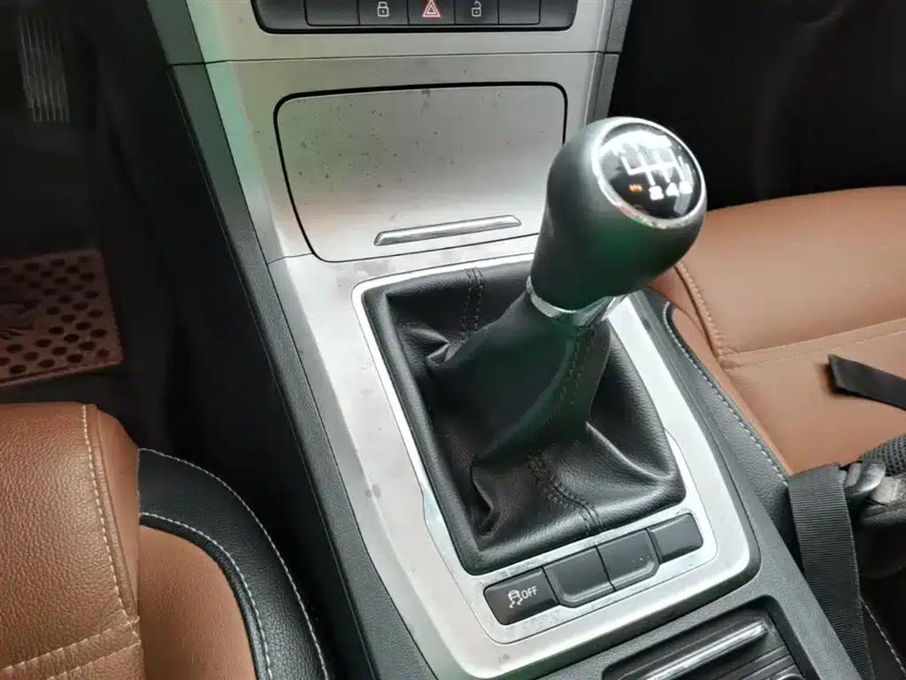 2017 GS 20T Manual Deluxe Edition — миниатюра 14