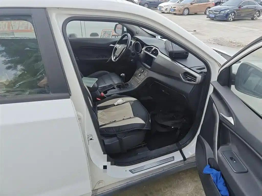 2016 GS 1.5TGI Manual Value Edition — миниатюра 20