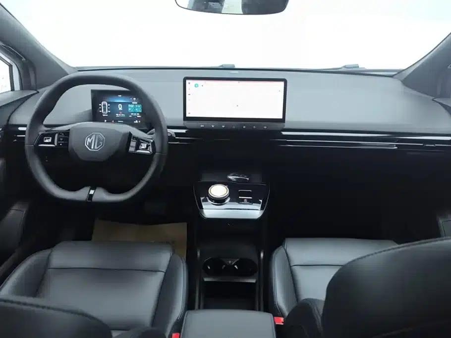 MG4 2023 415km Overseas Champion Executive Edition — миниатюра 12