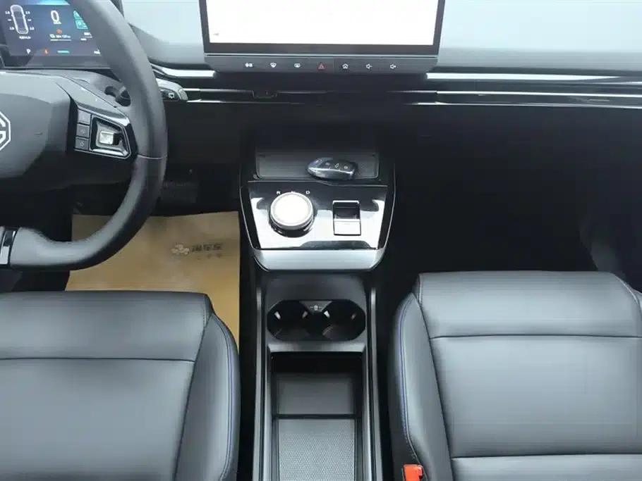 MG4 2023 415km Overseas Champion Executive Edition — миниатюра 16