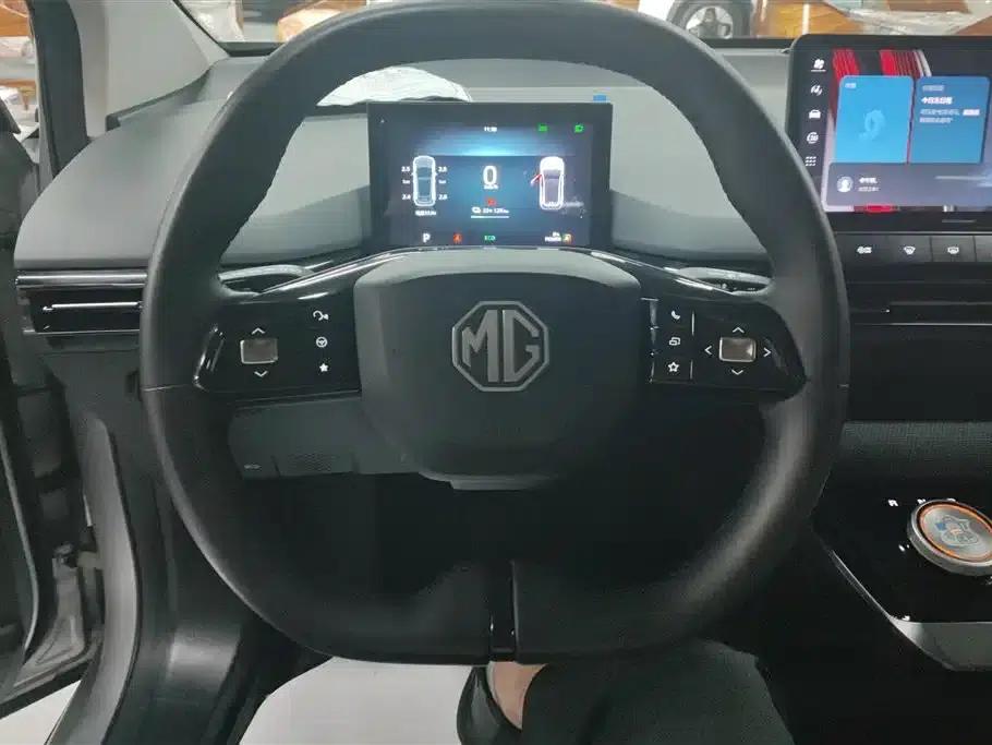 MG4 2023 415km Overseas Champion Executive Edition — миниатюра 15