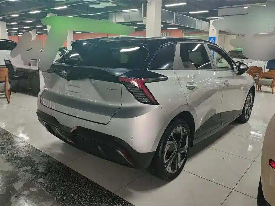 MG4 2023 415km Overseas Champion Executive Edition — миниатюра 3